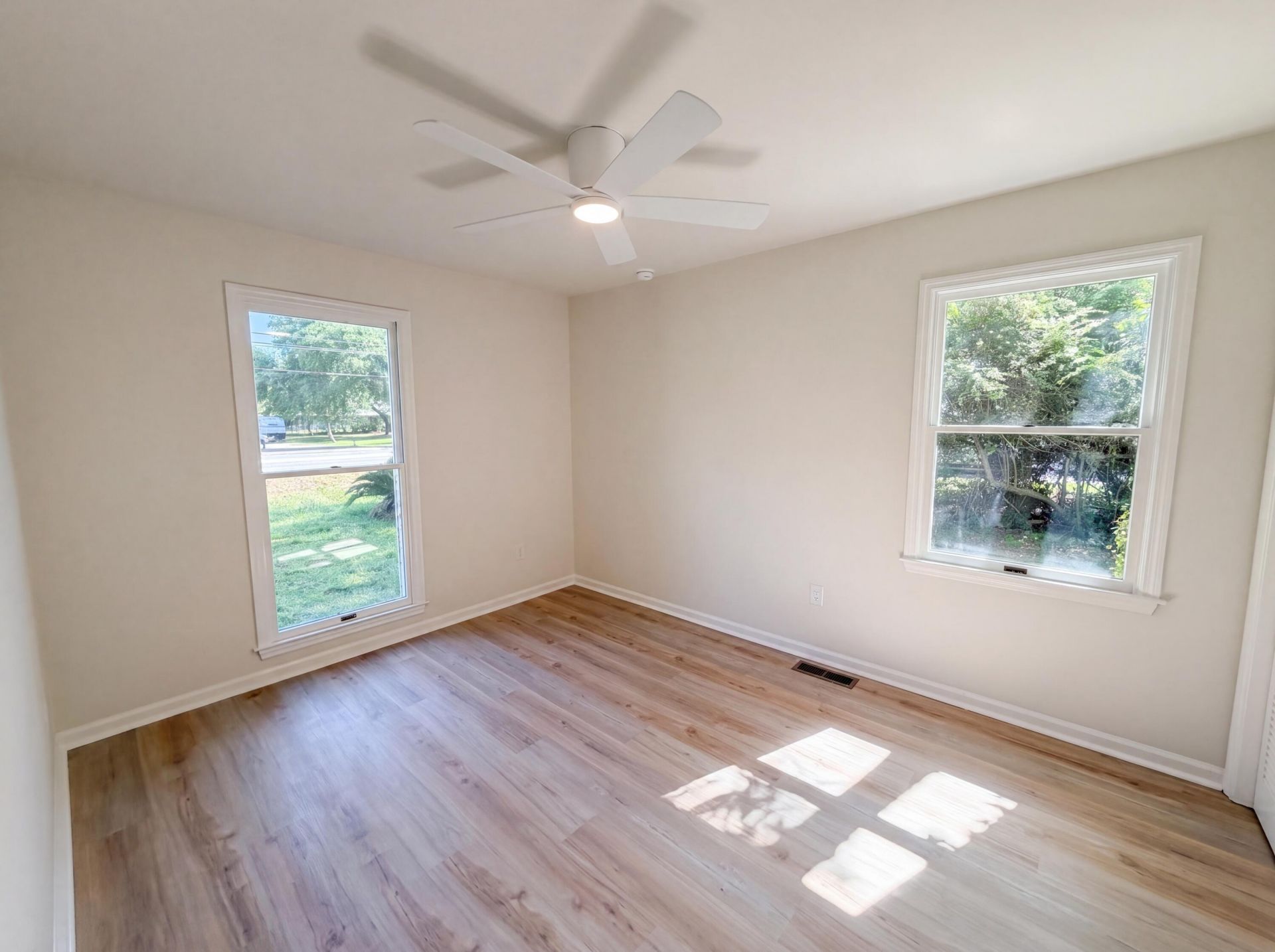 773 Harbor View Road Photo 13