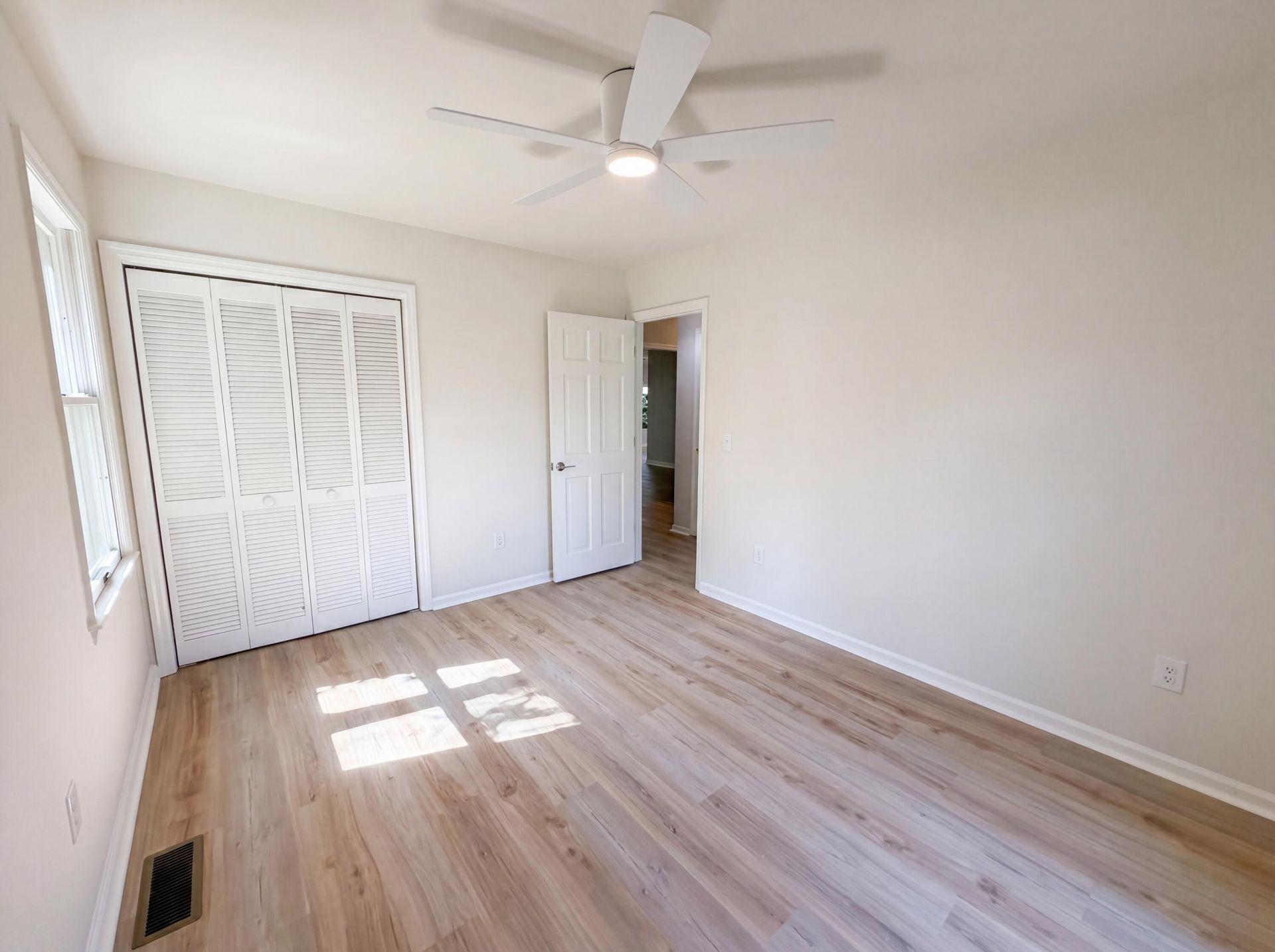 773 Harbor View Road Photo 14