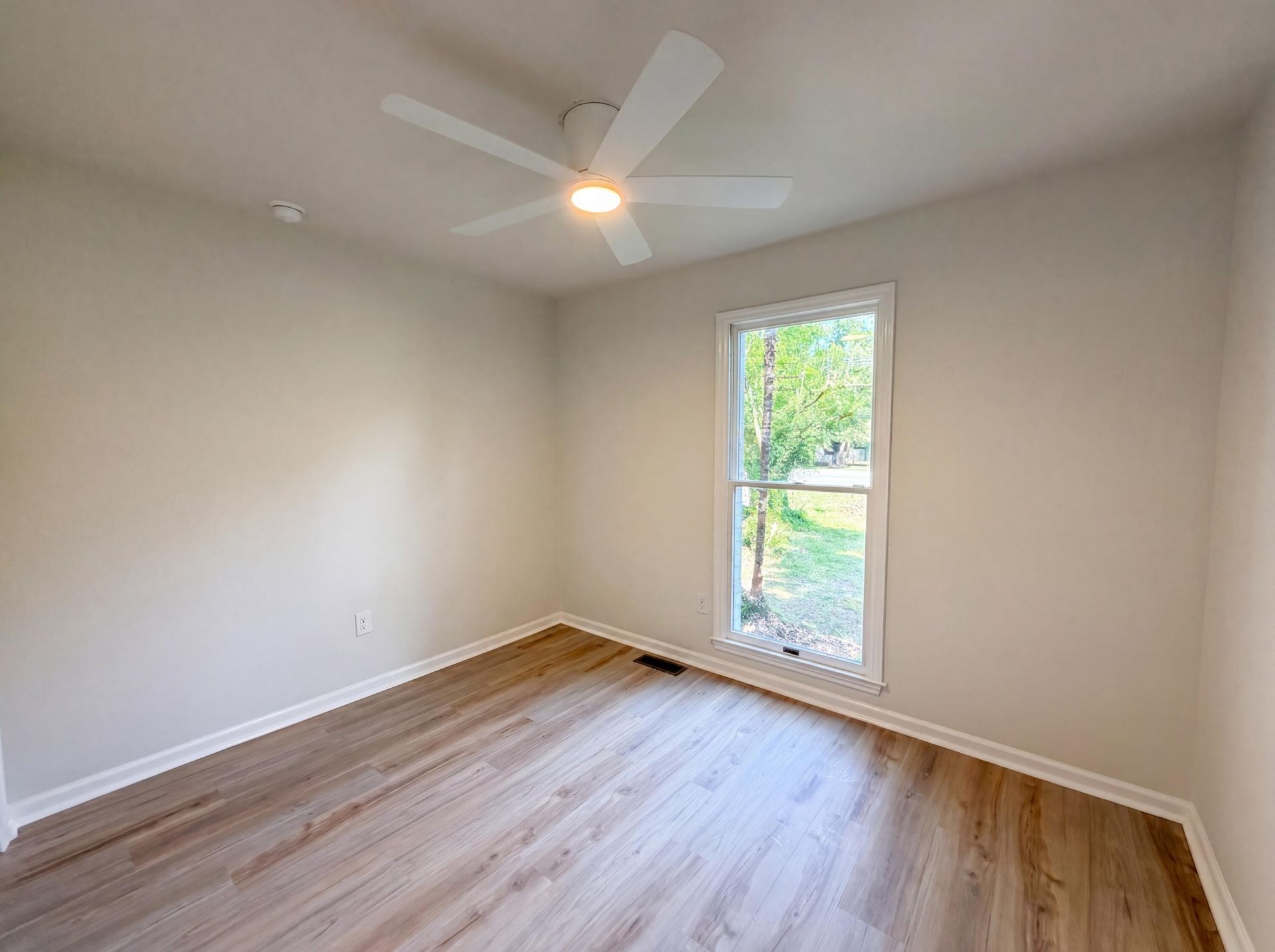 773 Harbor View Road Photo 15