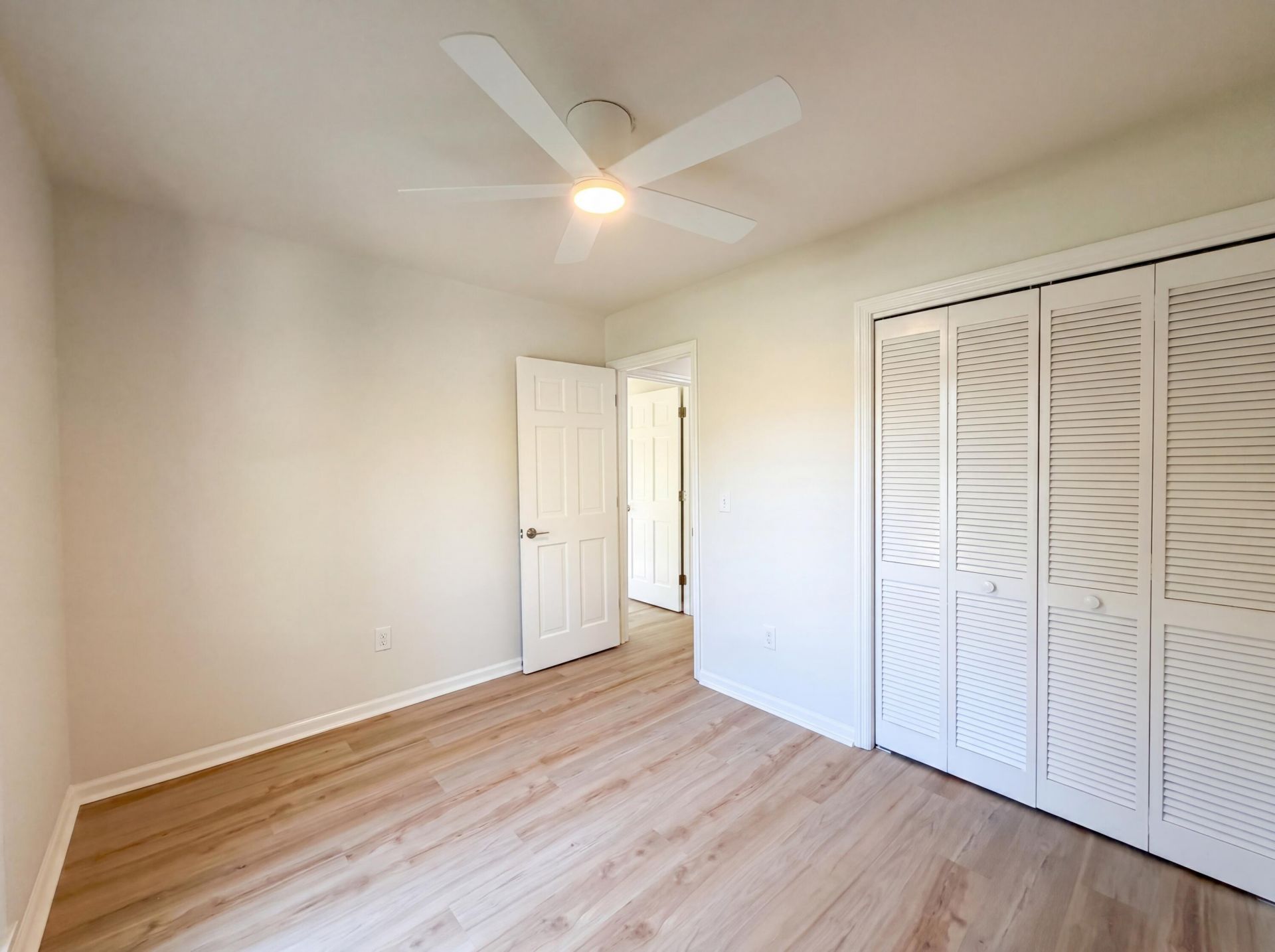 773 Harbor View Road Photo 16