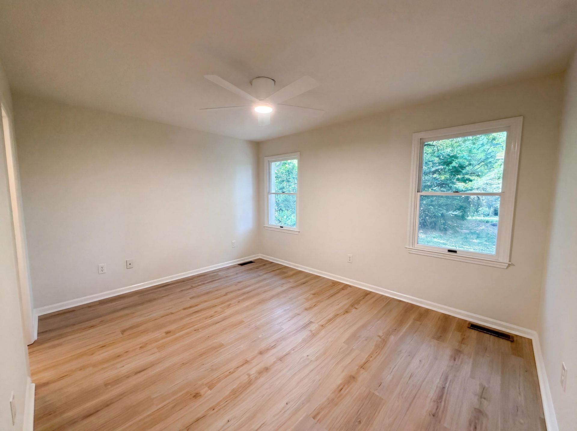 773 Harbor View Road Photo 17