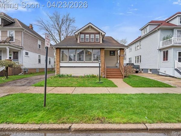 1053 Wayburn Street , Grosse Pointe Park, MI 48230