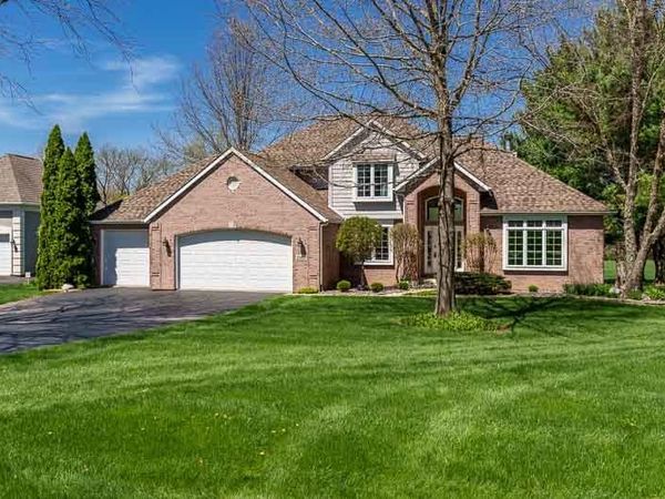 2302 CAIRNWELL Drive , Belvidere, IL 61008