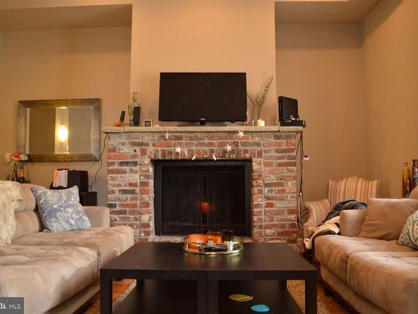 300 LOMBARD STREET , PHILADELPHIA, PA 19147