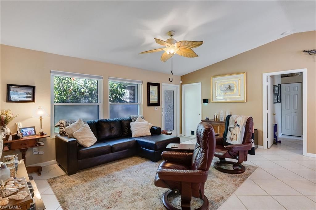 617 SW 9th Ave, Cape Coral, FL 33991 Photo