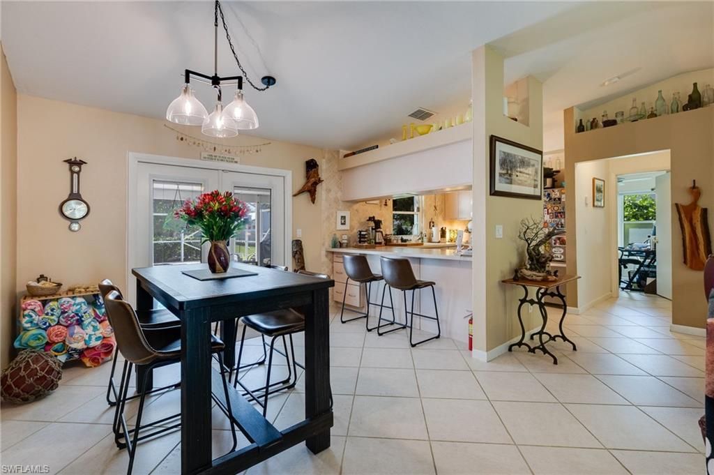 617 SW 9th Ave, Cape Coral, FL 33991 Photo