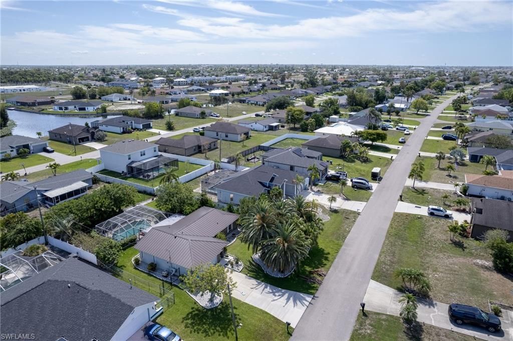 617 SW 9th Ave, Cape Coral, FL 33991 Photo