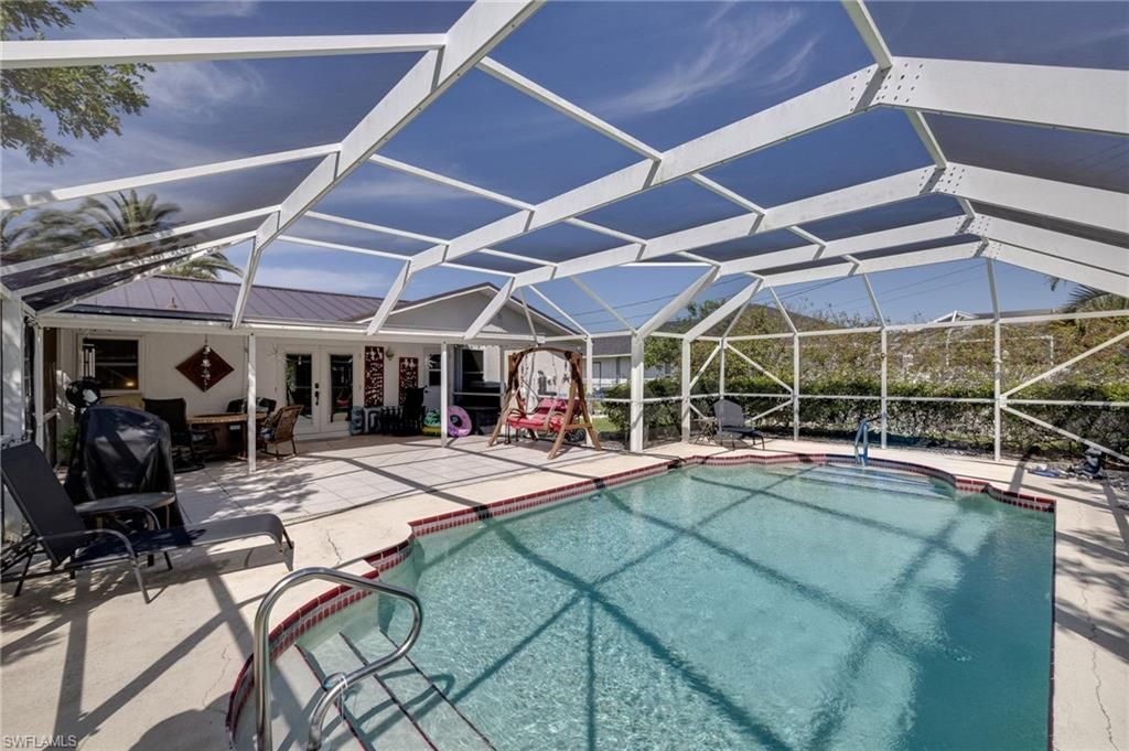 617 SW 9th Ave, Cape Coral, FL 33991 Photo