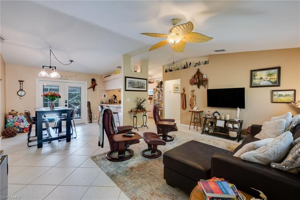 617 SW 9th Ave, Cape Coral, FL 33991 Photo