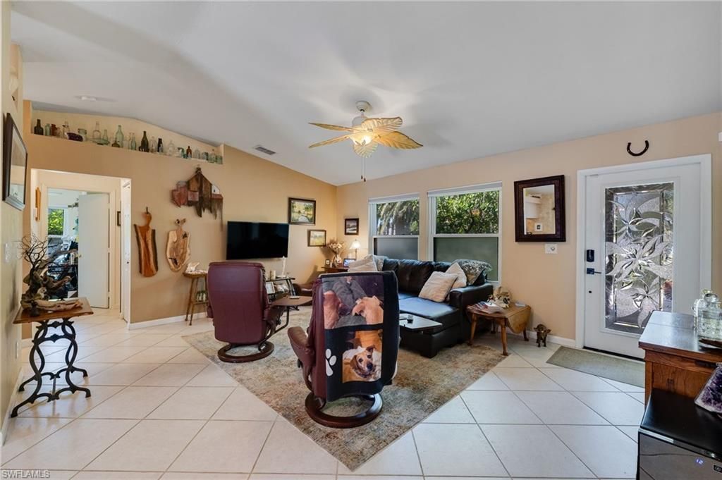 617 SW 9th Ave, Cape Coral, FL 33991 Photo