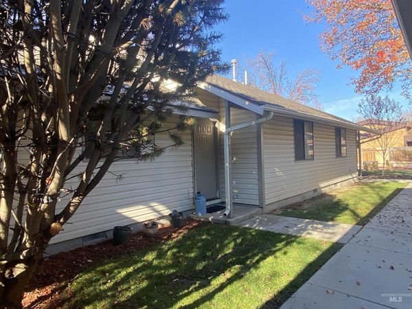 2132 S Gekeler, Boise, ID 83706