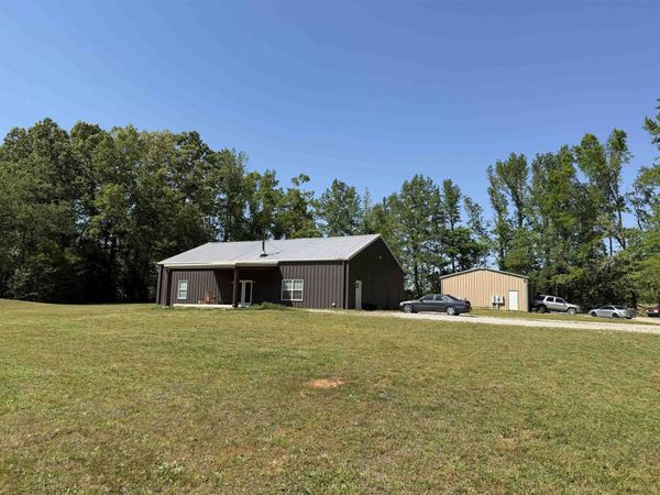 710 HARLON IRON RD, Adamsville, TN 38310