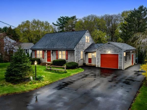 4 Hiltz Ave, Lakeville, MA 02347
