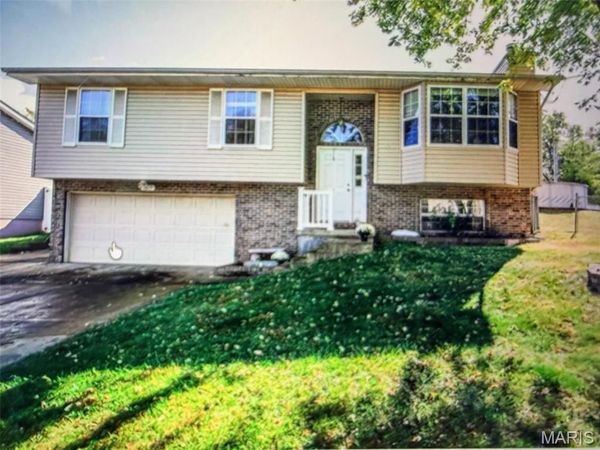 1821 Hilltop Village Lane , Imperial, MO 63052