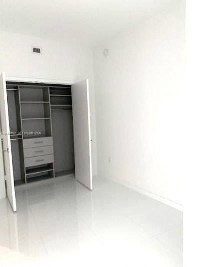 851 NE 1st Ave , Unit 2110, Miami, FL 33132 Photo