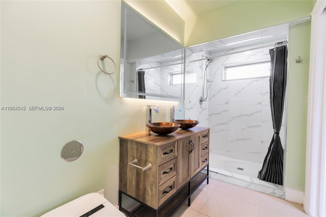 14601 NW 10th Ave , Unit 1, Miami, FL 33168 Photo