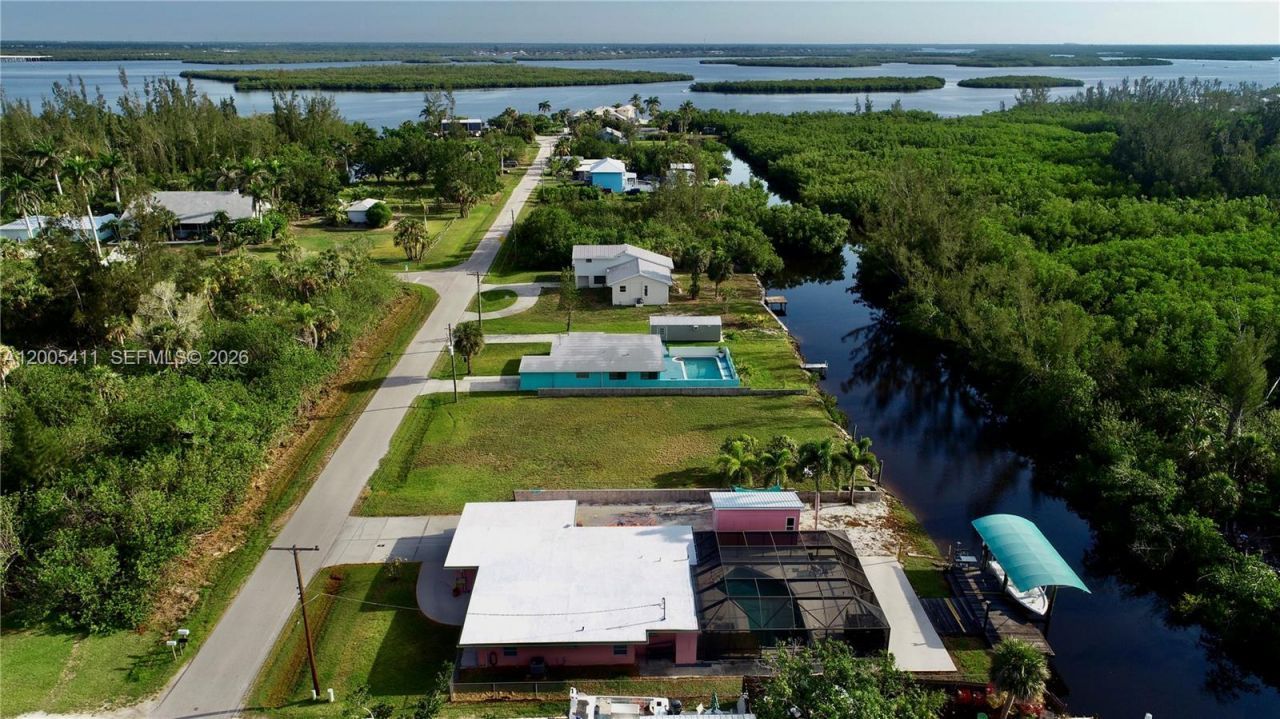 232 Darst Ave, Punta Gorda, FL 33950 Photo