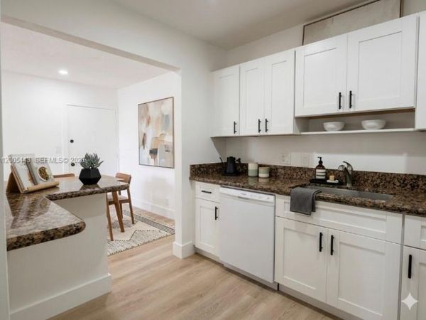 9006 SW 137th St, Unit 18, Miami, FL 33176