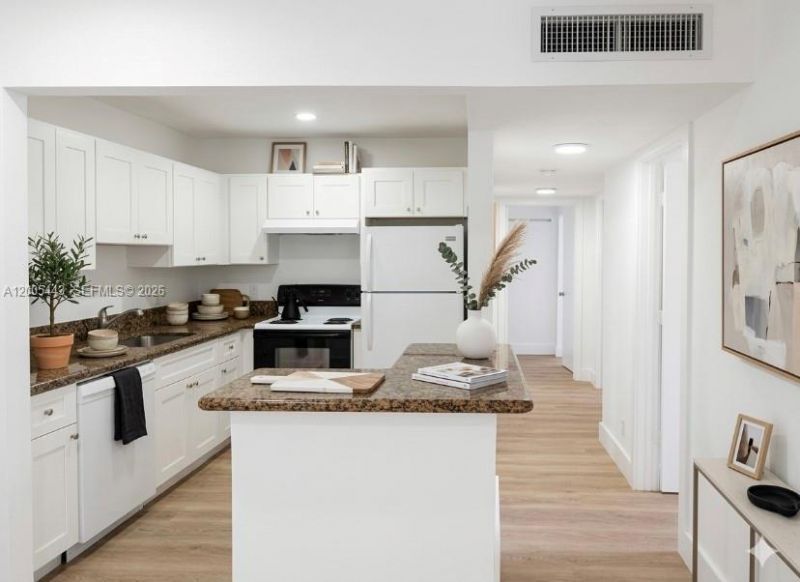 9006 SW 137th St , Unit 18, Miami, FL 33176 Photo