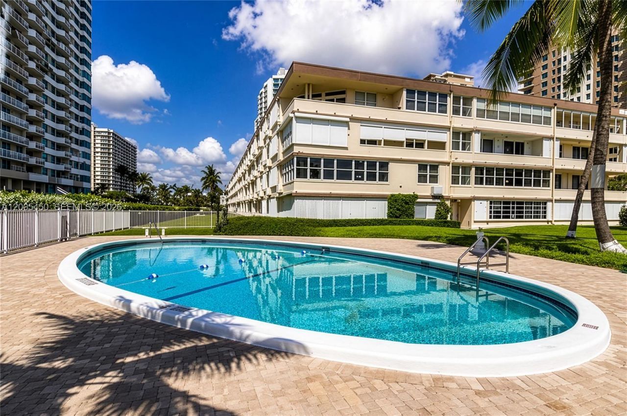 1936 S Ocean Dr , Unit 4D, Hallandale Beach, FL 33009 Photo