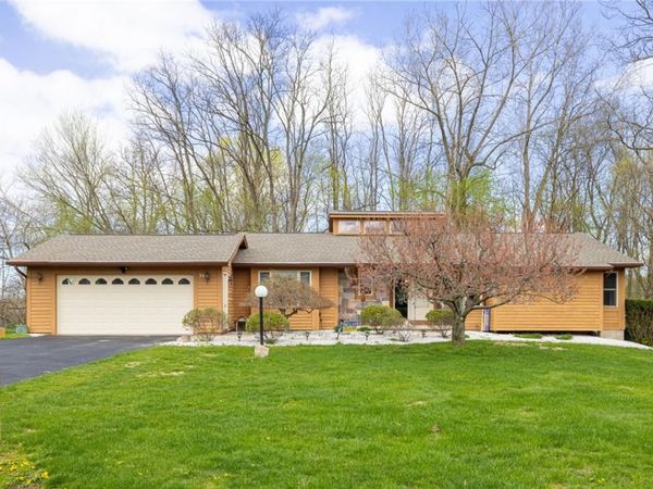 34 Freshfield Rise , Fairport, NY 14450