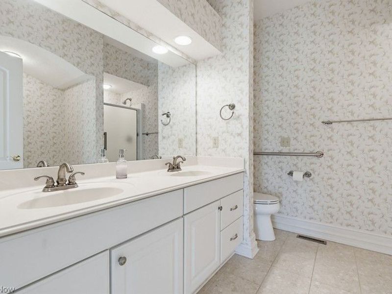 2345 Heron Crest Drive, Cuyahoga Falls, OH 44223 Photo 17