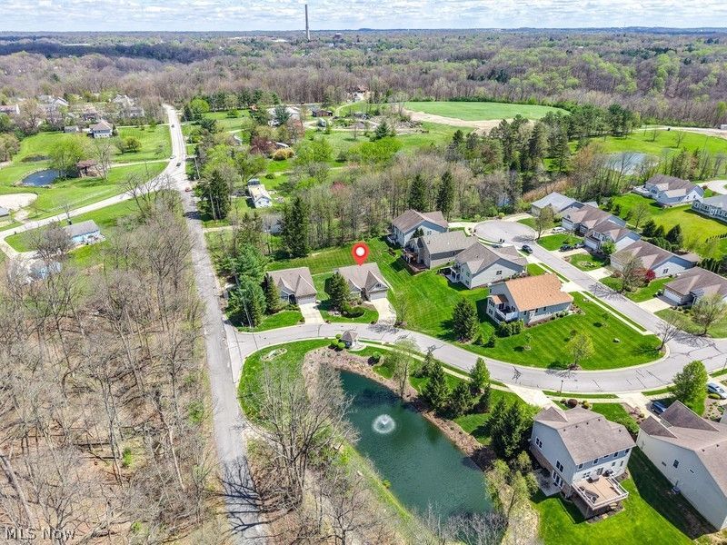 2345 Heron Crest Drive, Cuyahoga Falls, OH 44223 Photo 2