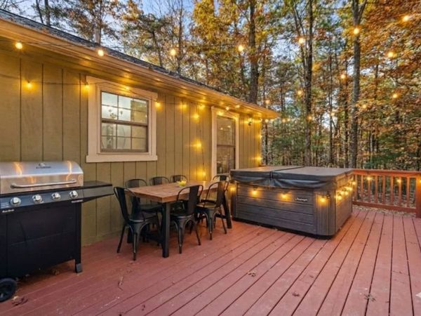 323 PALMER RD, BASYE, VA 22810