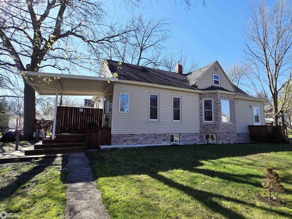 1403 Des Moines Street, Webster City, IA 50595