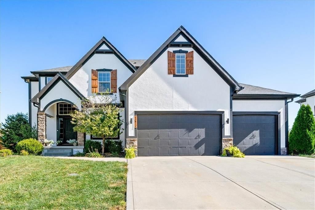 12611 S Laci Circle, Lake Lotawana, MO 64086 Main Photo