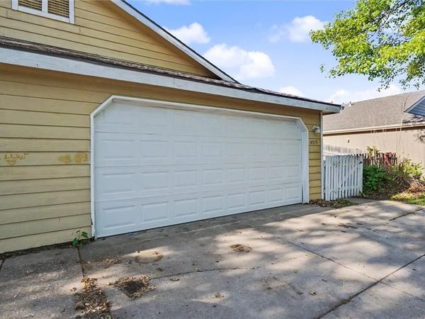 4015 Overland Drive, Lawrence, KS 66049