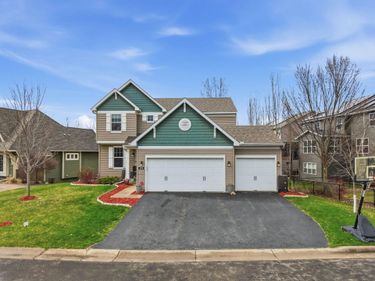 219 Southgate Drive , Mahtomedi, MN 55115