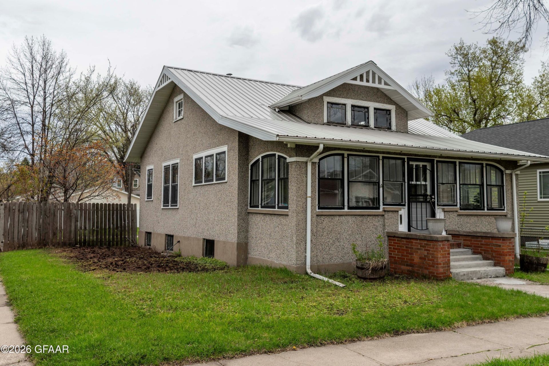 701 COTTONWOOD Street  primary photo