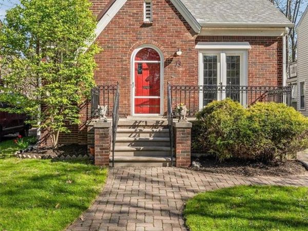 73 Amherst Road, Pleasant Ridge, MI 48069