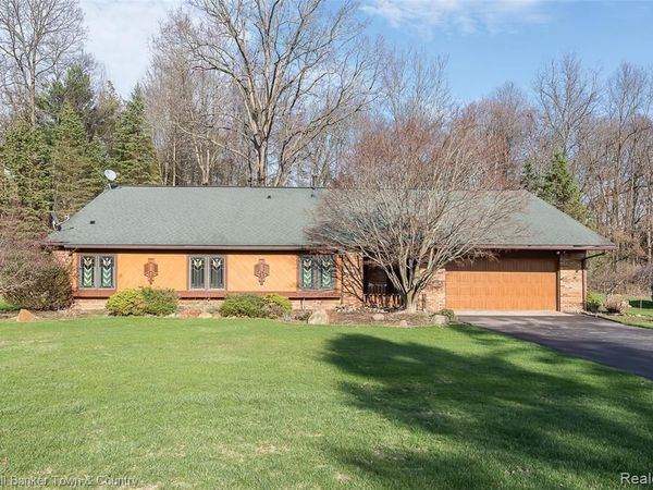 5415 Prairie View, Genoa Twp, MI 48116