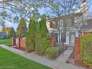 38730 Golfview Drive E, Clinton Twp, MI 48038