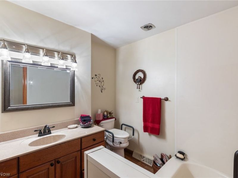 55291 Town Hill Road, Jacobsburg, OH 43933 Photo 22