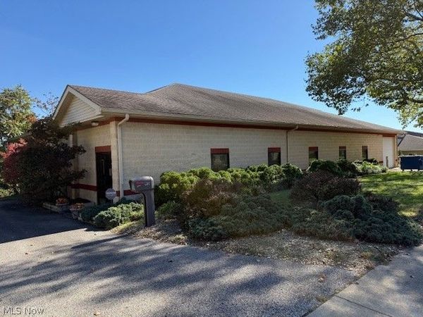 95 16th Street SW, Barberton, OH 44203