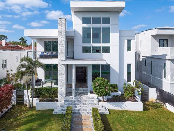 110 PALMERA BOULEVARD NE, ST PETERSBURG, FL 33704