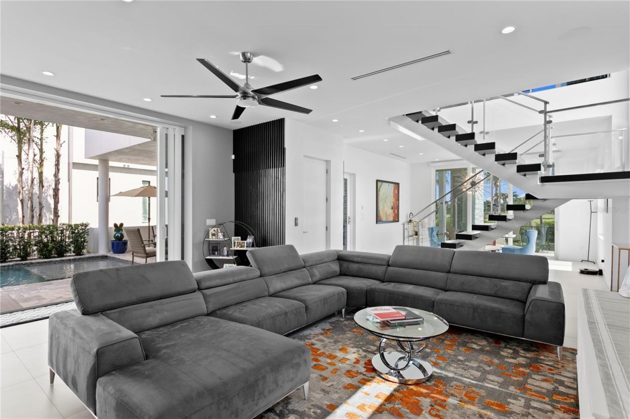 110 Palmera Boulevard Ne, Saint Petersburg, FL 33704 Photo