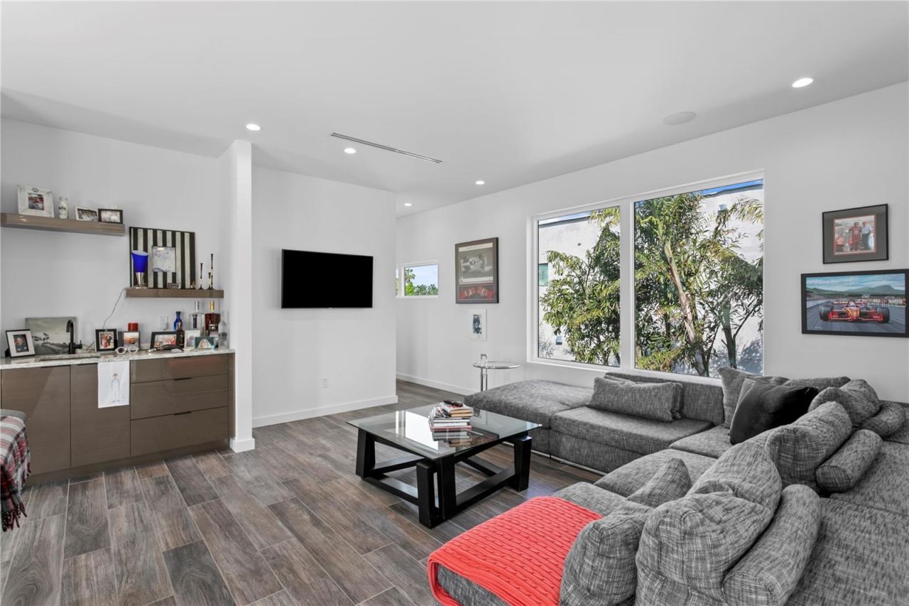 110 Palmera Boulevard Ne, Saint Petersburg, FL 33704 Photo
