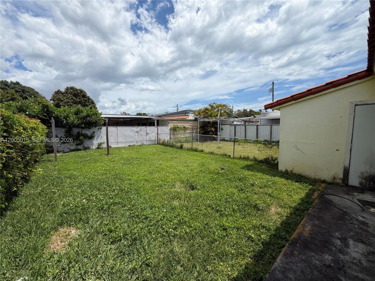 3361 SW 28th St , Miami, FL 33133 Photo