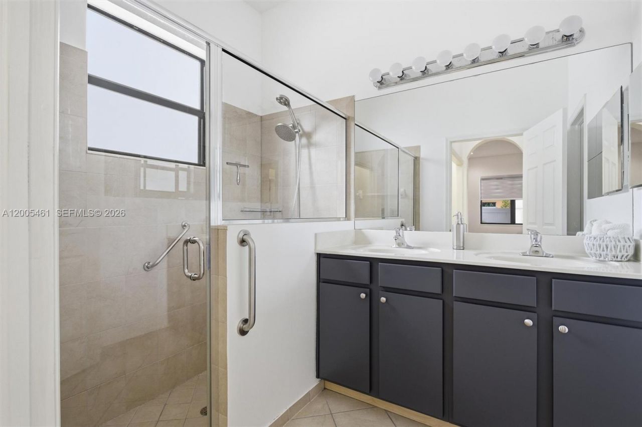 3518 W 86th Ter, Hialeah, FL 33018 Photo