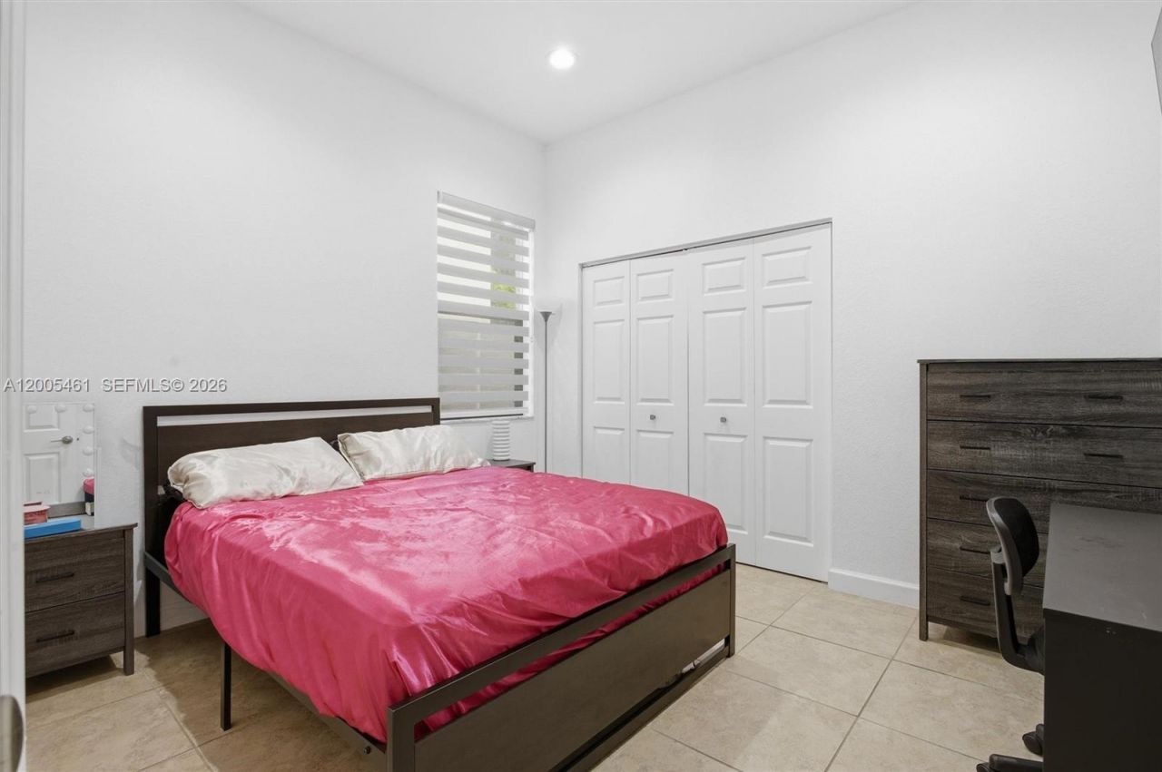 3518 W 86th Ter, Hialeah, FL 33018 Photo