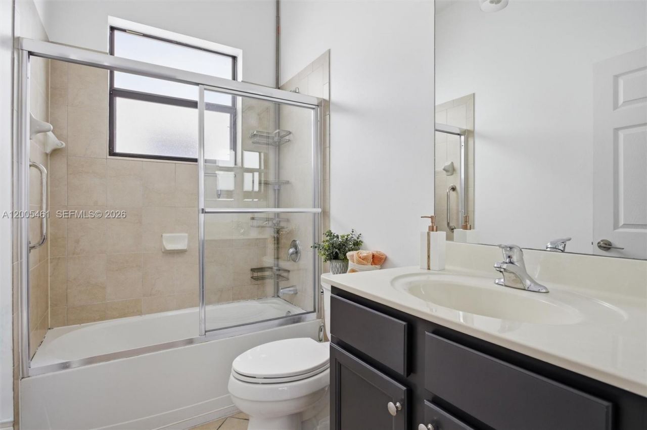 3518 W 86th Ter, Hialeah, FL 33018 Photo