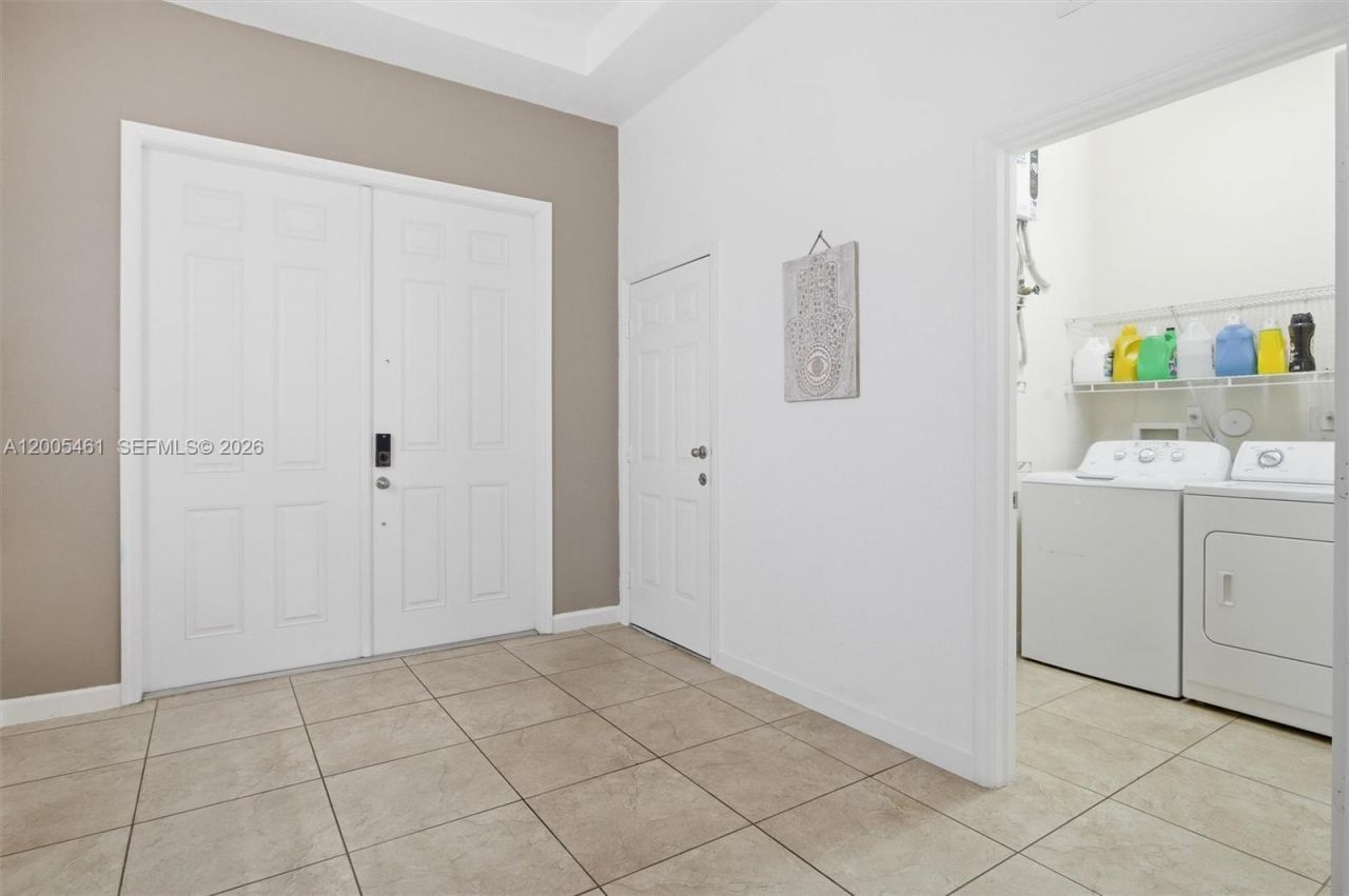 3518 W 86th Ter, Hialeah, FL 33018 Photo