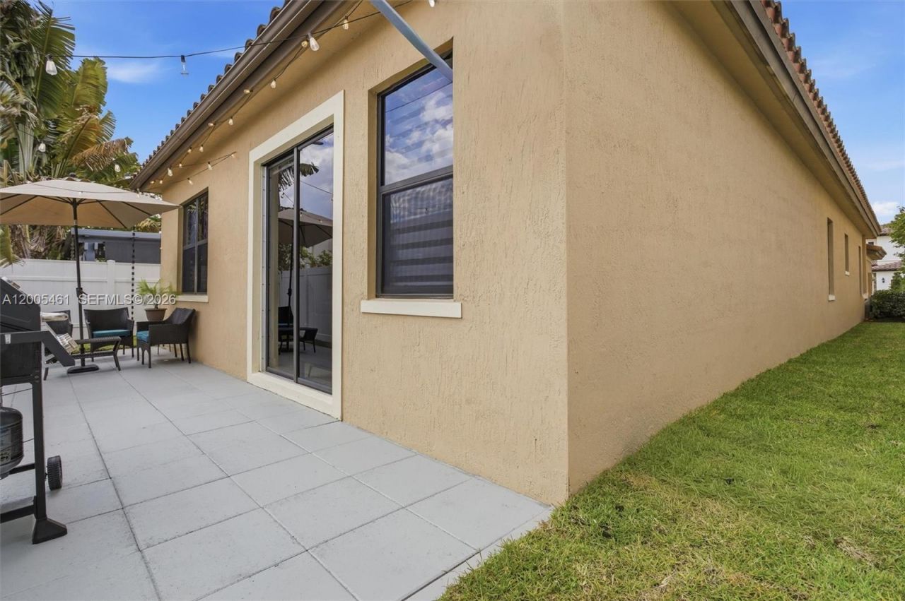 3518 W 86th Ter, Hialeah, FL 33018 Photo