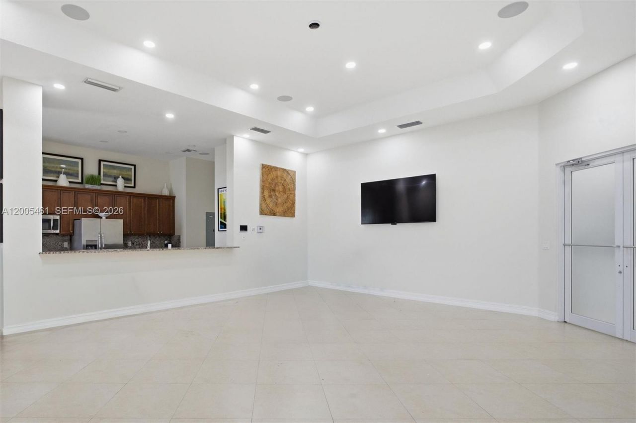 3518 W 86th Ter, Hialeah, FL 33018 Photo