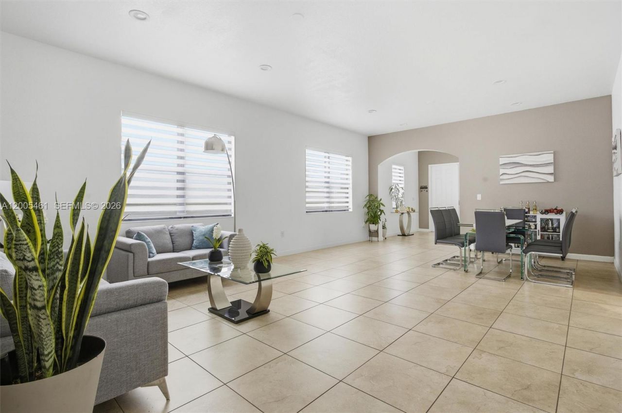 3518 W 86th Ter, Hialeah, FL 33018 Photo