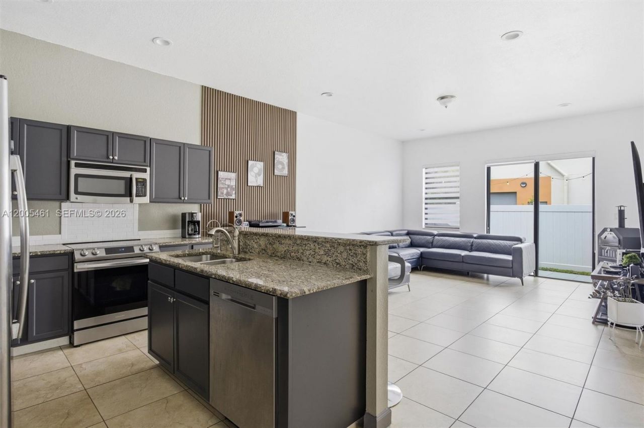 3518 W 86th Ter, Hialeah, FL 33018 Photo